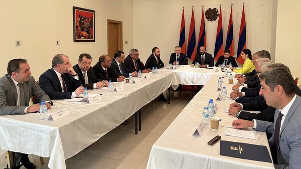 Министр иностранных дел Арарат Мирзоян на встрече глав дипломатических миссий РА, аккредитованных на Ближнем и Среднем Востоке (9 сентября 2023). Абу-Даби - Sputnik Армения