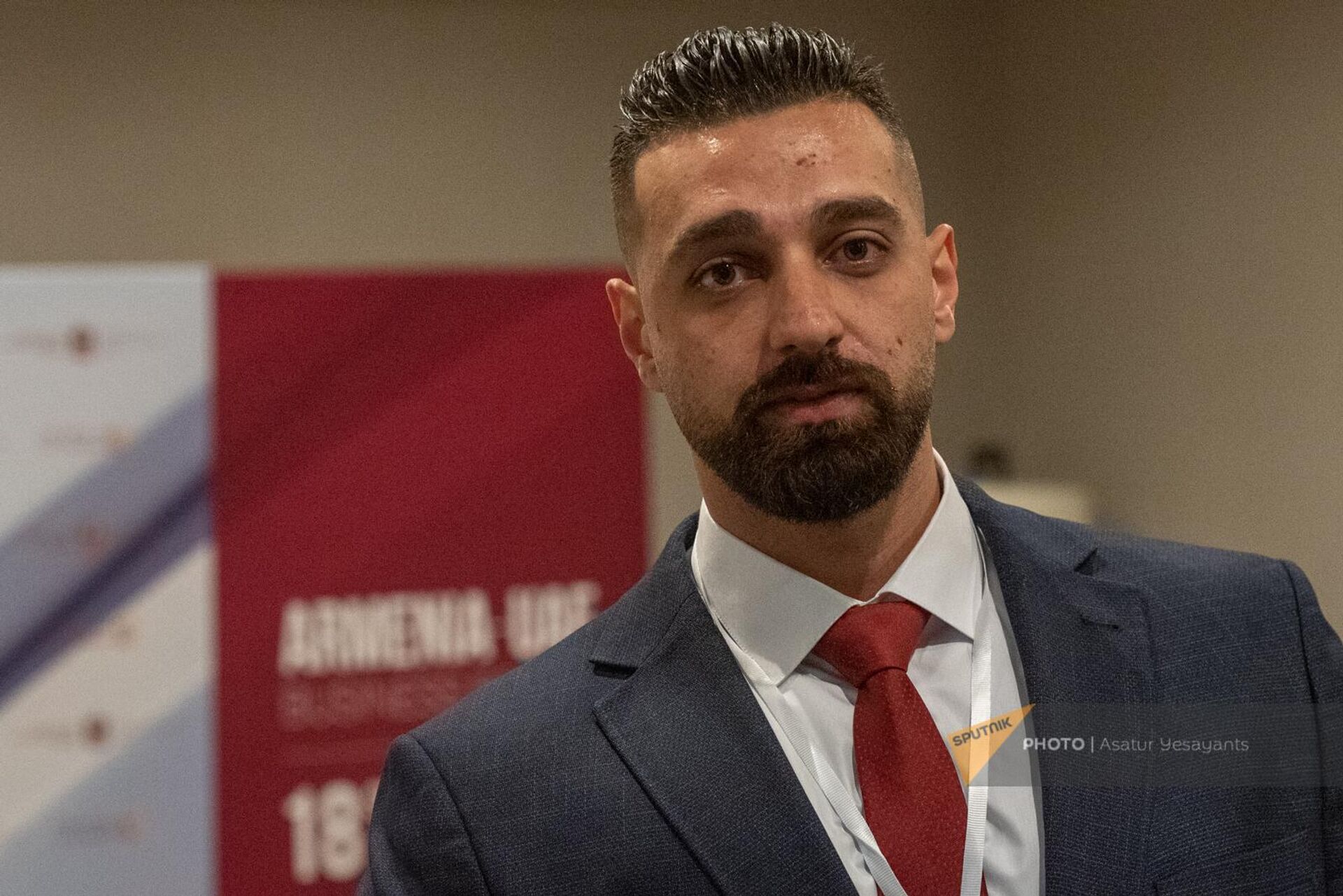 Руководитель отдела дизайна компании Арарэ Нарек Макдисян во время бизнес-форума Армения-ОАЭ (18 сентября 2023). Еревaн - Sputnik Արմենիա, 1920, 18.09.2023