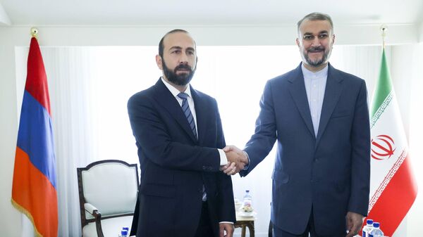 В рамках 78-й сессии Генеральной Ассамблеи ООН министр иностранных дел Арарат Мирзоян встретился иранским коллегой Амиром Абдоллахианом (19 сентября 2023). Нью-Йорк - Sputnik Армения