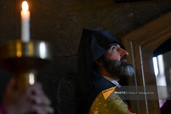 Гарегин Второй провел молебен в поддержку Нагорного Карабаха. - Sputnik Армения