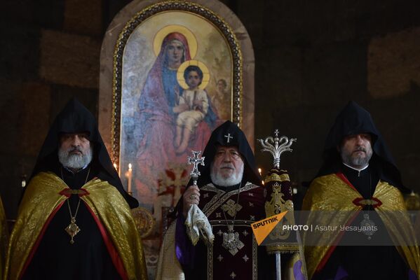 Гарегин Второй провел молебен в поддержку Нагорного Карабаха. - Sputnik Армения