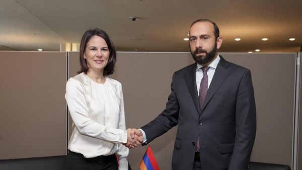 Встреча глав МИД Армении и Германии Арарата Мирзояна и Анналены Бербок (21 сентября 2023). Нью-Йорк - Sputnik Армения