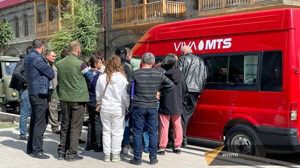 Мобильный пункт телекоммуникационной компании Viva MTS в Горисе - Sputnik Армения