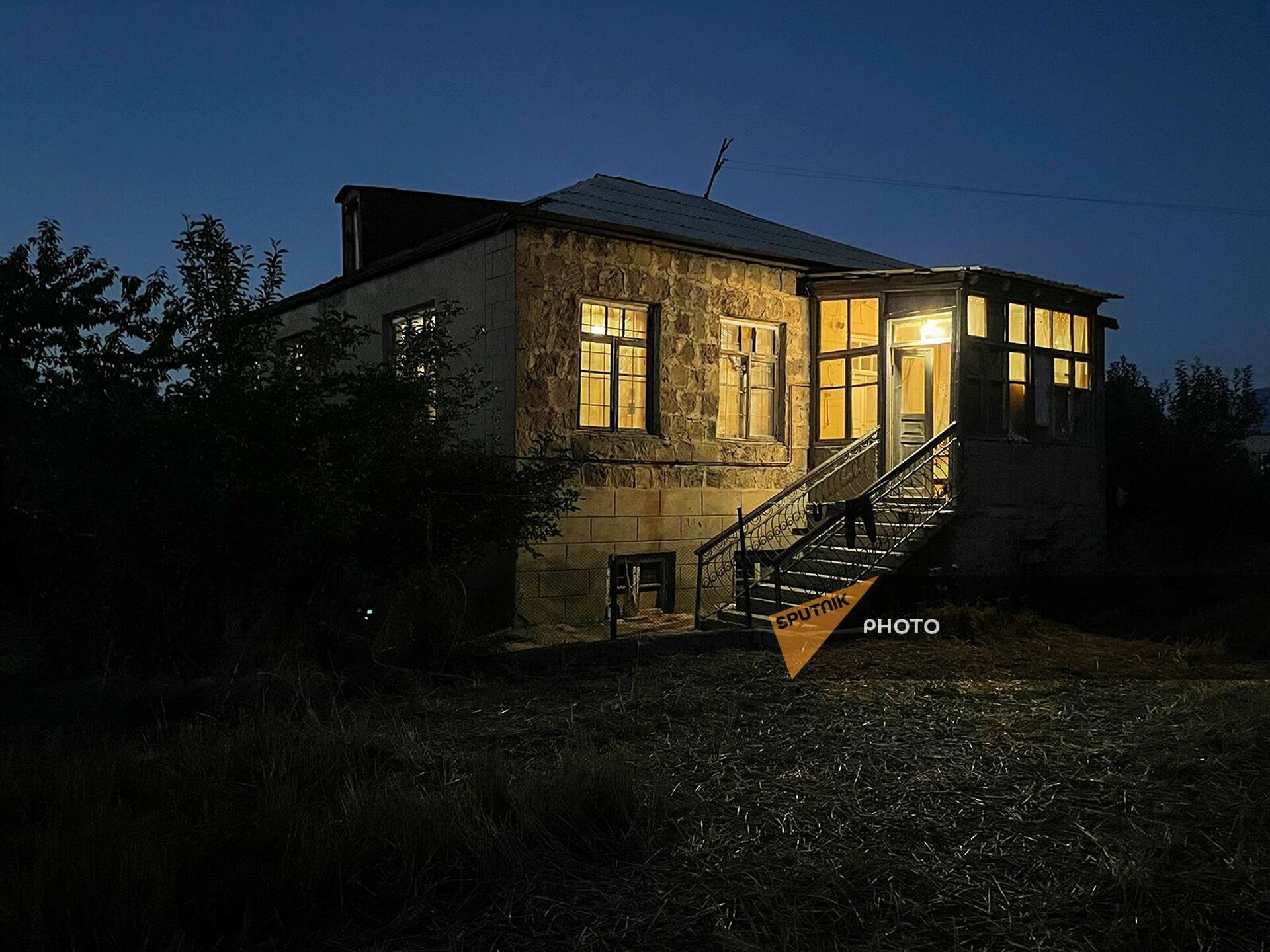 Дом в Мартуни, переданный семьям вынужденных переселенцев из Нагорного Карабаха - Sputnik Армения, 1920, 30.09.2023