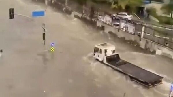 В Стамбуле снова потопы после проливных дождей - Sputnik Армения