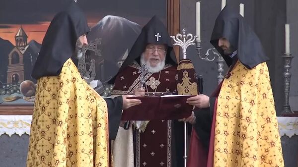 Католикос Гарегин II проводит общенациональную молитву за Нагорный Карабах (1 октября 2023). Эчмиадзин - Sputnik Армения