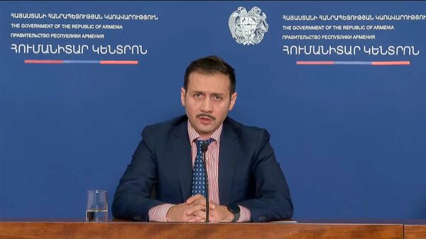 Заместитель председателя ЦБ Армении Ованнес Хачатрян во время брифинга (2 октября 2023). Еревaн - Sputnik Армения