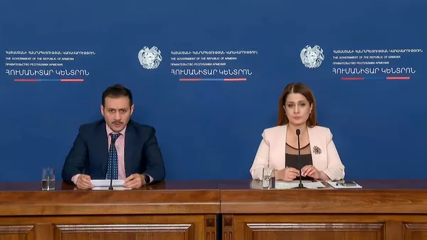 Заместитель председателя ЦБ Армении Ованнес Хачатрян во время брифинга (2 октября 2023). Еревaн - Sputnik Армения