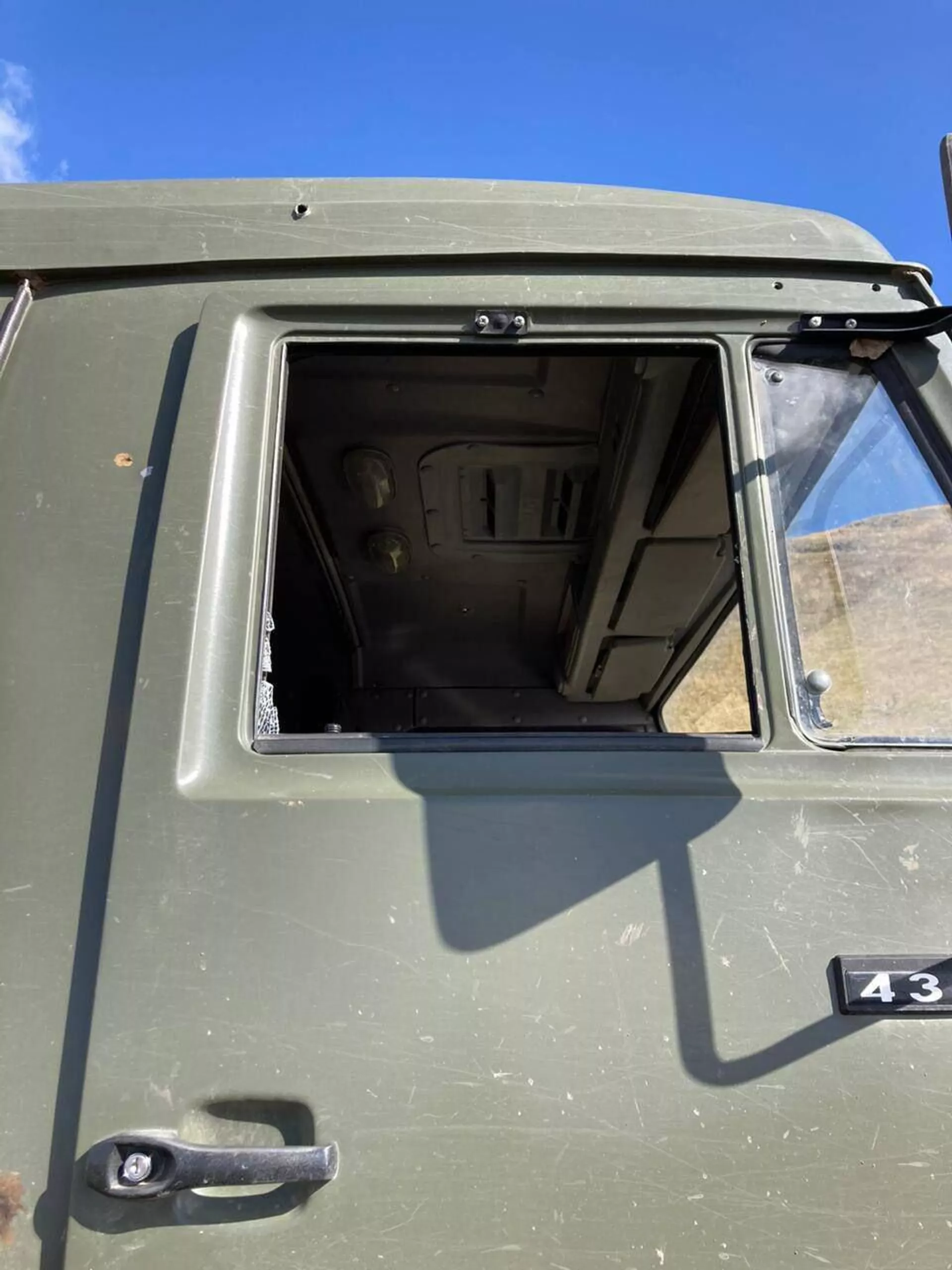 Попавший под огонь азербайджанских ВС автомобиль, снабжающей продовольствием личный состав армянских позиций на участке Норабак (5 октября 2023). Гегаркуник Попавший под огонь азербайджанских ВС автомобиль, снабжающей продовольствием личный состав армянских позиций на участке Норабак (5 октября 2023). Гегаркуник - Sputnik Армения, 1920, 05.10.2023