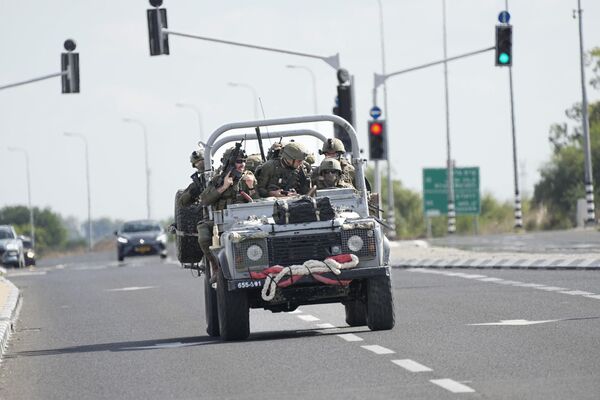 Израильские военные около Ашкелона. - Sputnik Армения