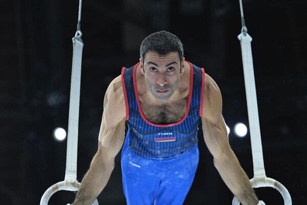 Член сборной Армении по спортивной гимнастике Ваагн Давтян на Чемпионате мира в Антверпене - Sputnik Армения
