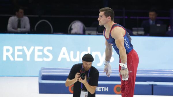 Член сборной Армении по спортивной гимнастике Артур Аветисян на Чемпионате мира в Антверпене - Sputnik Армения
