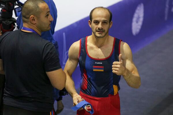 Член сборной Армении по спортивной гимнастике Арутюн Мердинян на Чемпионате мира в Антверпене - Sputnik Армения