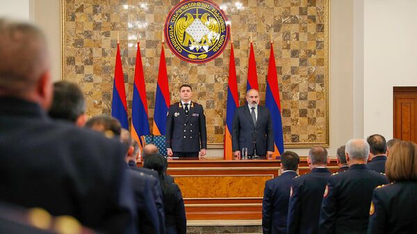Премьер-министр Никол Пашинян принял участие в торжественном заседании, посвященном Дню служащего Следственного комитета (9 октября 2023). Еревaн - Sputnik Армения