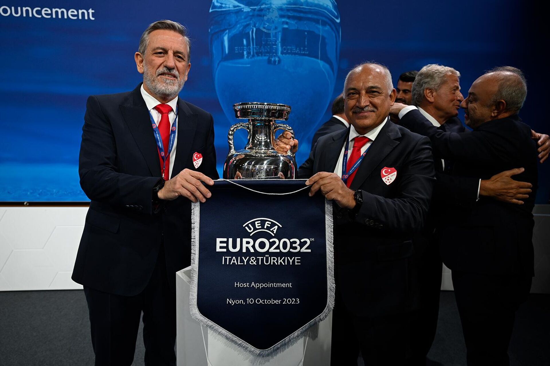 Представители Турции во время объявления о проведении EURO 2028 и EURO 2032 в штаб-квартире УЕФА (10 октября 2023). Ньон - Sputnik Армения, 1920, 10.10.2023