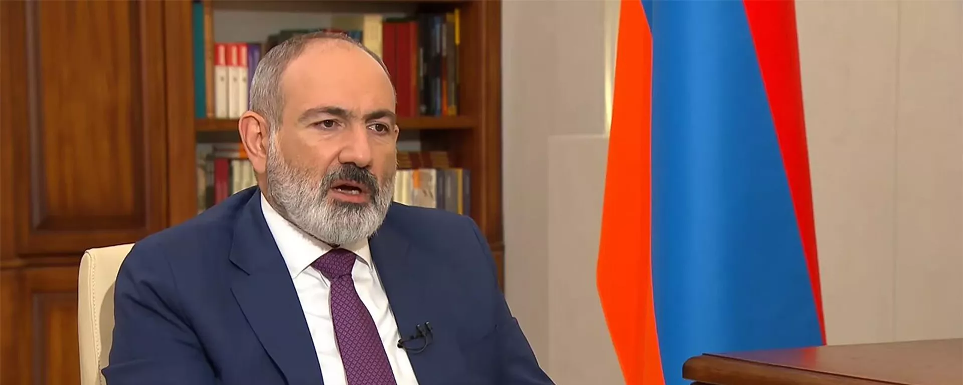 Премьер-министр Никол Пашинян во время интервью Петросу Каразяну - Sputnik Армения, 1920, 10.10.2023