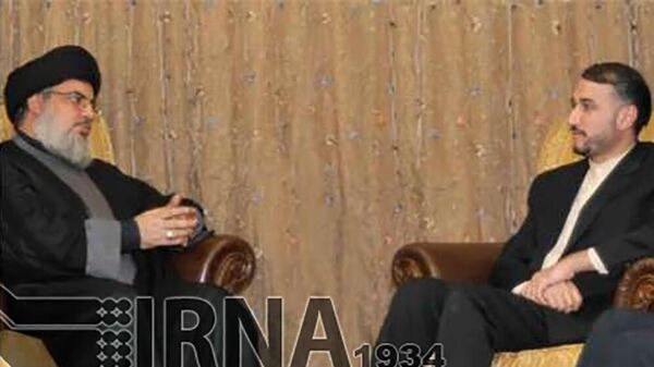 Глава МИД Ирана Хосейн Амир Абдоллахиан в ходе своего визита в Бейрут провел встречу и переговоры с главой ливанского движения Хезболлах Хасаном Насраллах (13 октября 2023). Ливан - Sputnik Армения