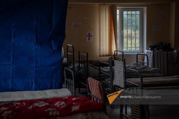 Временное жилище для вынужденных переселенцев из Нагорного Карабаха в селе Сис Араратской области - Sputnik Армения