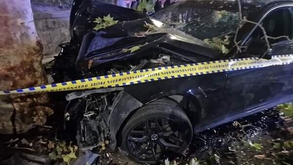 Երևանում վթարված մեքենան - Sputnik Արմենիա