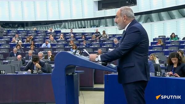 Премьер-министр Армении Никол Пашинян во время выступления в Европарламенте (17 октября 2023). Страсбург - Sputnik Армения