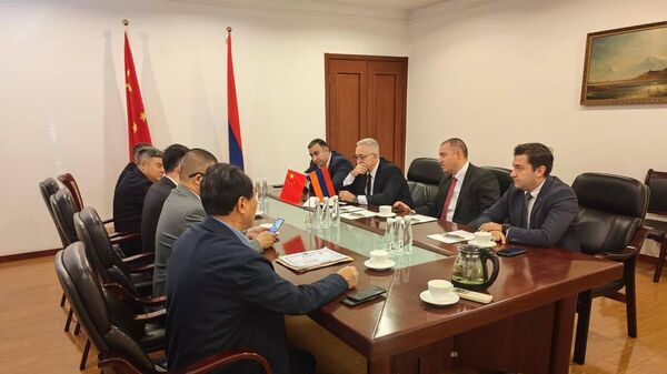 Министр экономики Ваан Керобян встретился с представителями ряда компаний провинции Цзянсу (19 октября 2023). Китай - Sputnik Армения