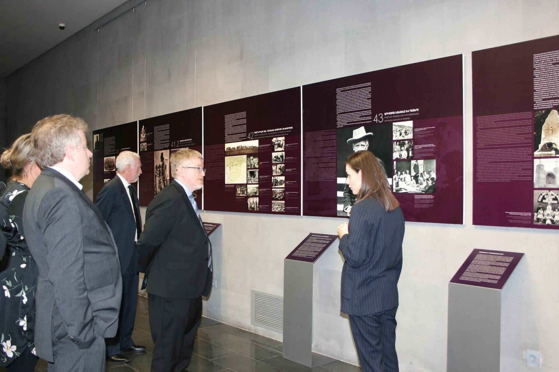 Посол Канады Эндрю Тернер посетил Музей Геноцида армян (20 октября 2023). Еревaн - Sputnik Армения, 1920, 20.10.2023