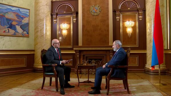 Премьер-министр Никол Пашинян во время интервью Wall Street Journal - Sputnik Армения