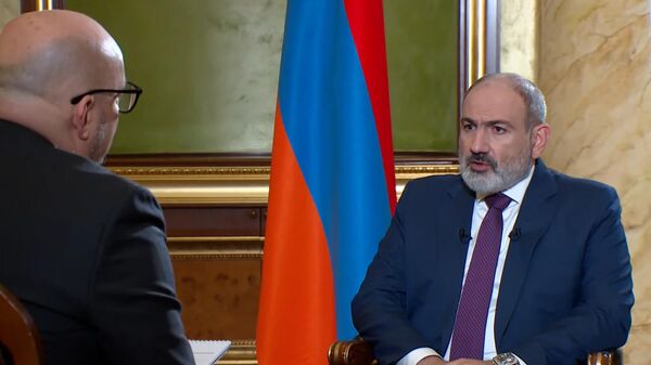 Премьер-министр Никол Пашинян во время интервью Wall Street Journal - Sputnik Армения