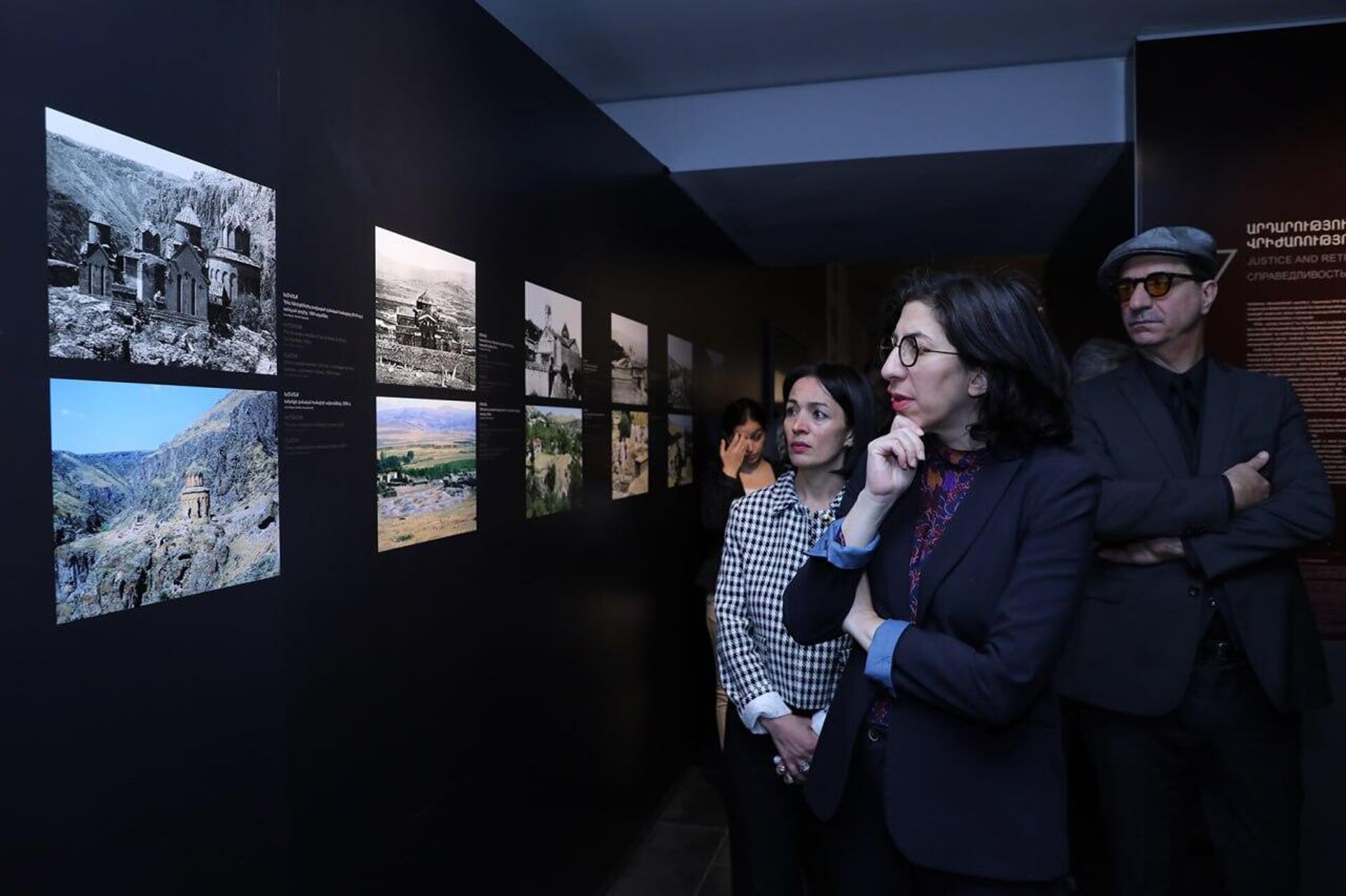 Министр культуры Франции Рима Абдул Малак посетила музей Геноцида армян (26 октября 2023). Еревaн - Sputnik Армения, 1920, 26.10.2023