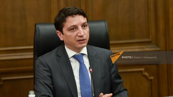 Министр финансов Ваге Ованнисян на обсуждении бюджета 2024 г. в НС (30 октября 2023). Еревaн - Sputnik Армения