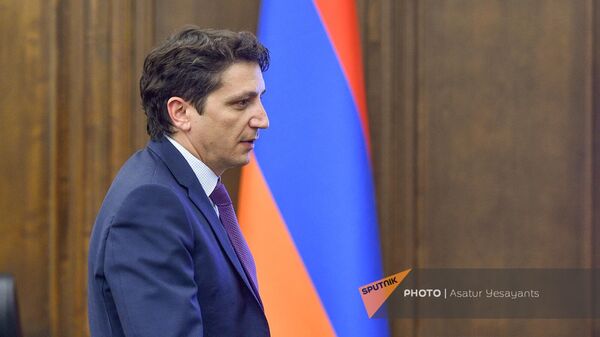 Министр финансов Ваге Ованнисян на обсуждении бюджета 2024 года в парламенте (2 ноября 2023). Еревaн - Sputnik Армения