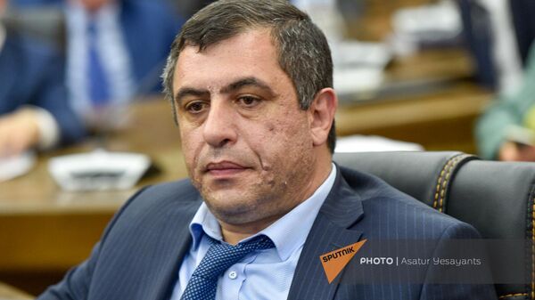 Губернатор Лорийской области Арам Хачатрян на обсуждении бюджета 2024 года в парламенте (2 ноября 2023). Еревaн - Sputnik Армения