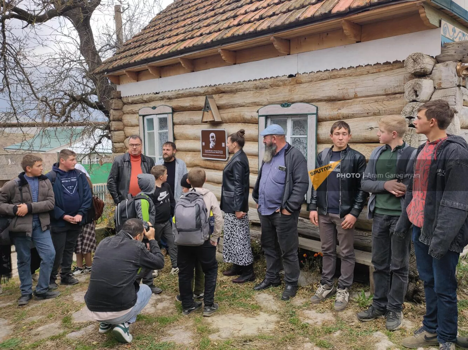 Открытие мемориальной таблички в честь Максима Горького в селе Фиолетово ( 3 ноября 2023). Лори - Sputnik Армения, 1920, 03.11.2023