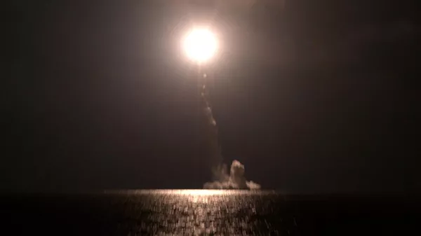 Испытательный пуск баллистической ракеты морского базирования Булава - Sputnik Армения