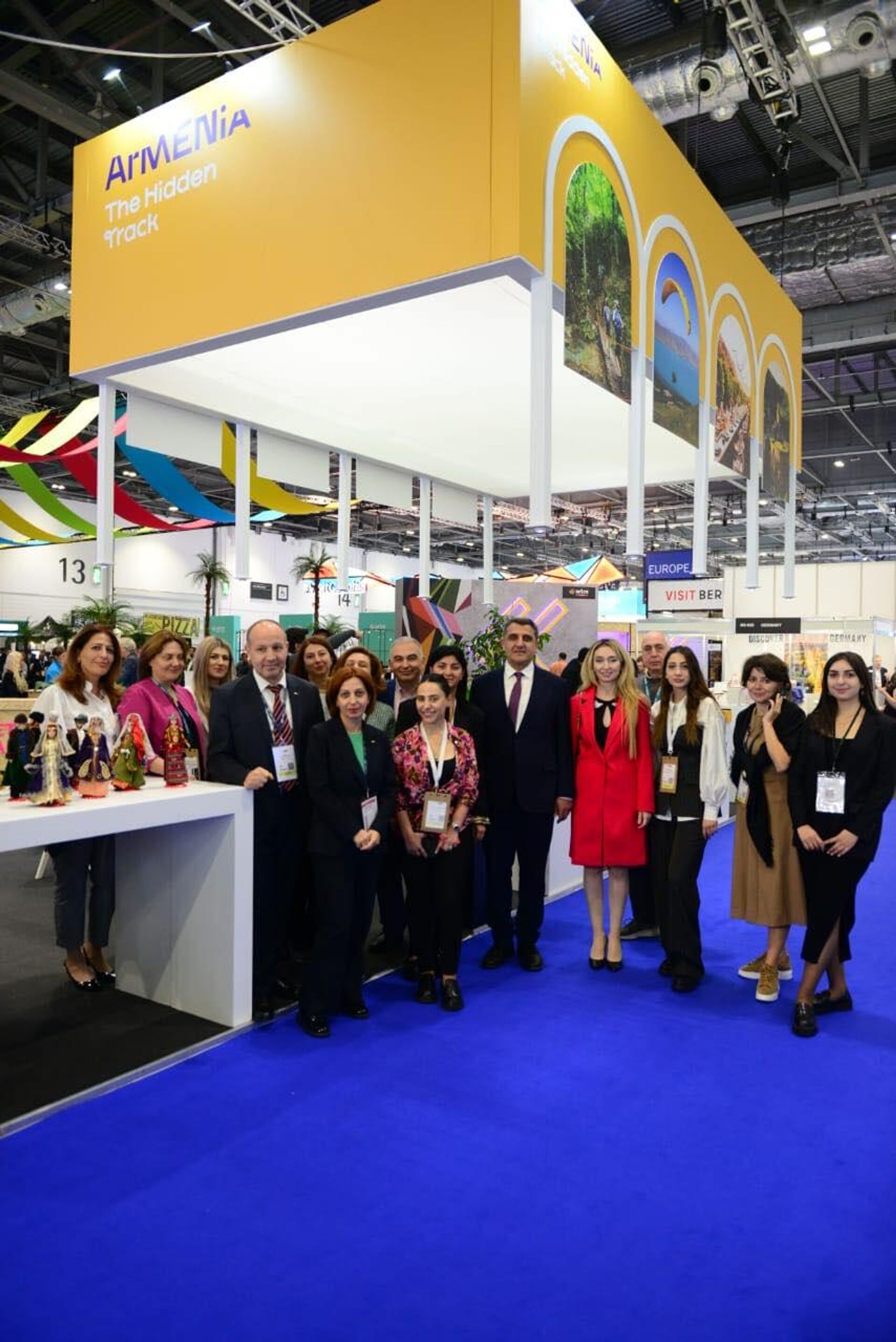 Посол Армении в Великобритании Варужан Нерсесян посетил армянский павильон на ежегодной выставке World Travel Market, организованной в Excel London (7 ноября 2023). Лондон - Sputnik Արմենիա, 1920, 07.11.2023