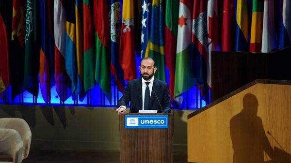 Министр иностранных дел РА Арарат Мирзоян выступает на 42-й сессии Генеральной конференции ЮНЕСКО (9 ноября 2023). Париж - Sputnik Армения