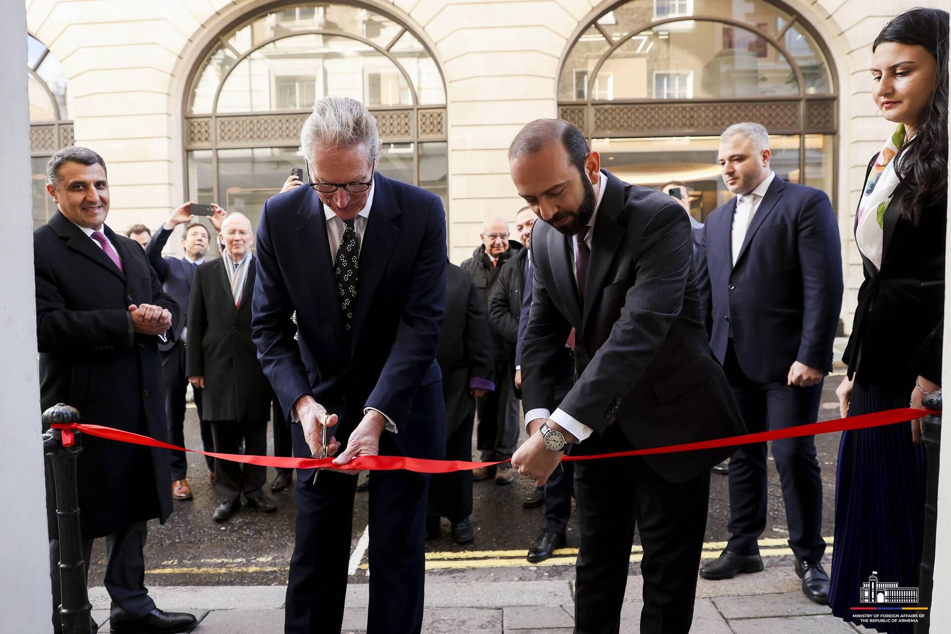 Министр иностранных дел Арарат Мирзоян на официальной церемонии открытия нового здания посольства Армении в Великобритании (13 ноября 2023). Лондон - Sputnik Արմենիա, 1920, 13.11.2023
