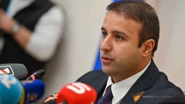 Пресс-конференция Айка Саркисяна (14 ноября 2023). Еревaн - Sputnik Армения