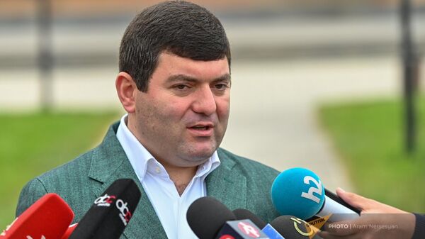 Мэр Масиса Давид Амбарцумян отвечает на вопросы журналистов (14 ноября 2023). Масис - Sputnik Армения