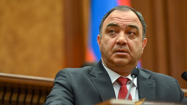 Ваге Казарян на очередном заседании Парламента Армении (15 ноября 2023). Еревaн - Sputnik Армения
