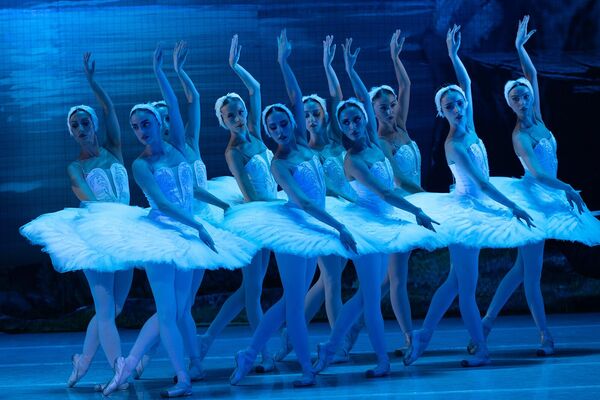 «Կարապի լիճ» բալետը Սպենդիարյանի անվան օպերայի և բալետի ազգային ակադեմիական թատրոնի բեմում - Sputnik Արմենիա