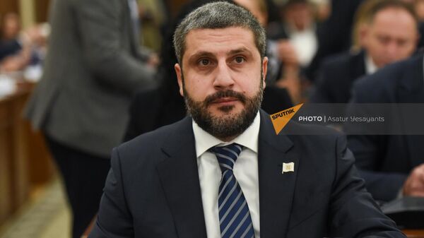 Завтра оппозиция потребует справку о происхождении от прародителя армян - вице-мэр Еревана