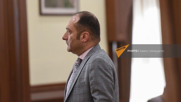 Артак Зейналян на первом заседании Совета старейшин в полном составе (21 ноября 2023). Еревaн - Sputnik Армения