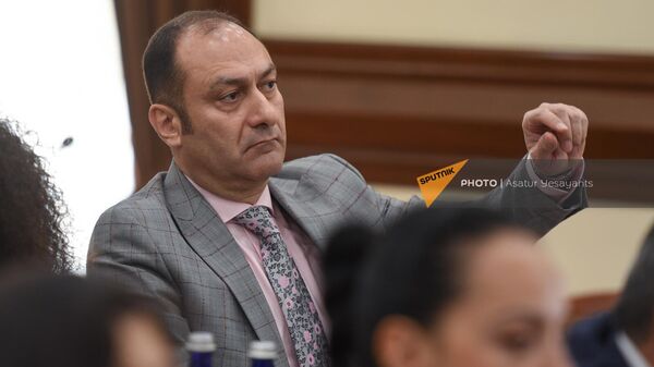 Артак Зейналян на первом заседании Совета старейшин в полном составе (21 ноября 2023). Еревaн - Sputnik Армения