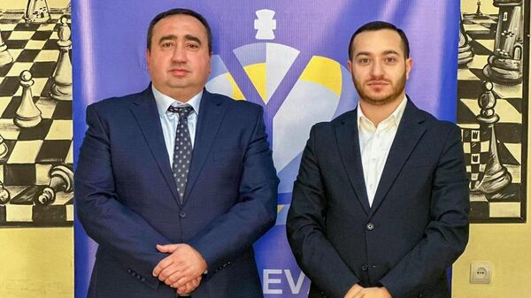 Արթուր Դավթյանն ու Մխիթար Հայրապետյանը - Sputnik Արմենիա