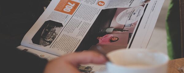 Пожилой человек в кафе за чашкой кофе - Sputnik Армения