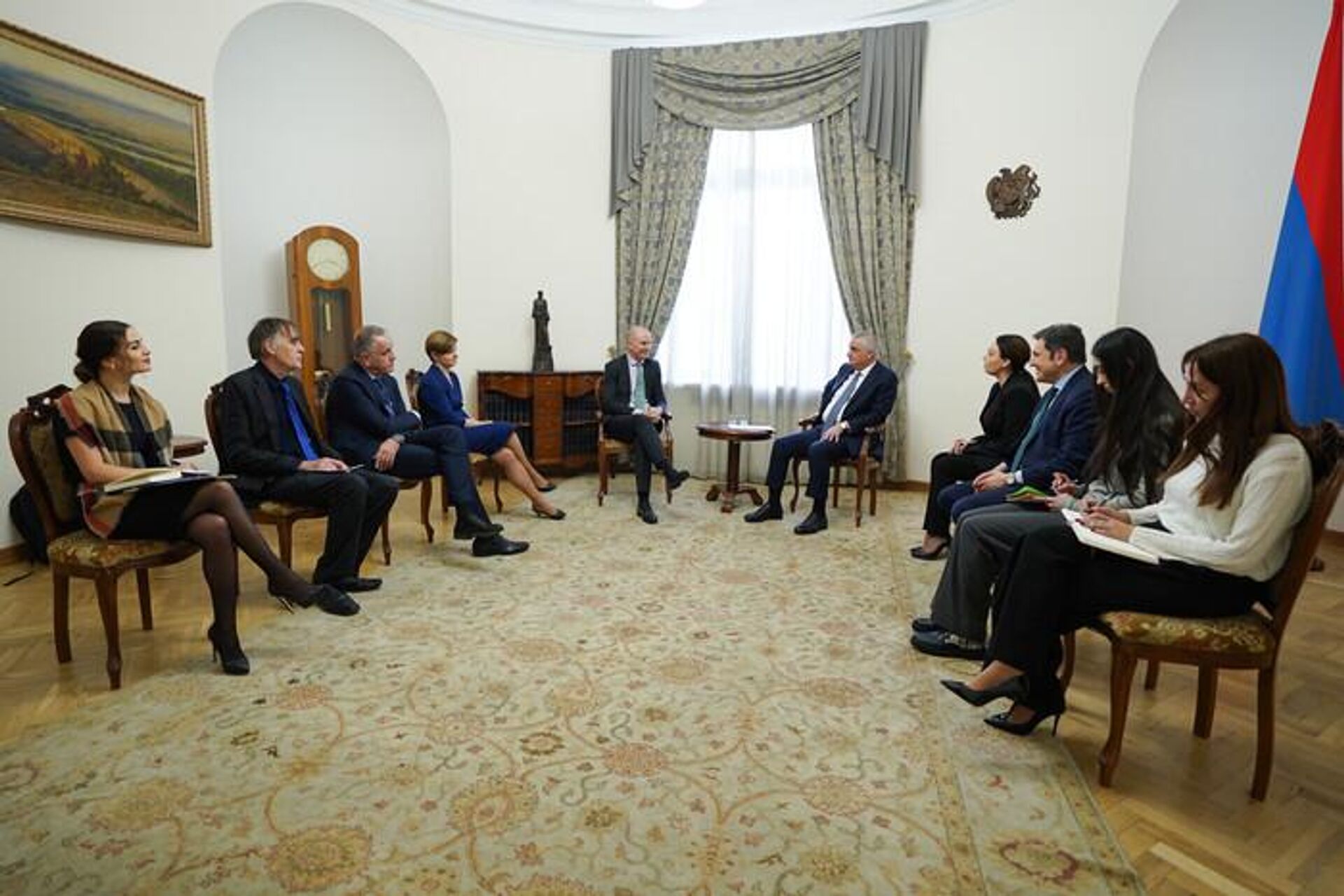 Вице-премьер Мгер Григорян принял членов миссии ЕС по установлению фактов (27 ноября 2023). Еревaн - Sputnik Армения, 1920, 27.11.2023