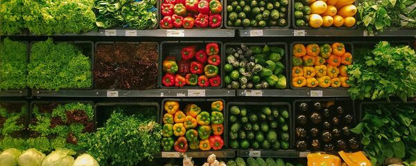 Овощной отдел в супермаркете. - Sputnik Армения