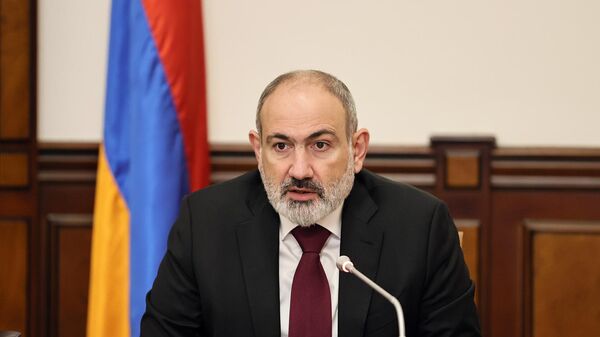 Премьер-министр Никол Пашинян посетил Министерство финансов для обсуждения отчета о деятельности ведомства (1 декабря 2023). Еревaн - Sputnik Армения