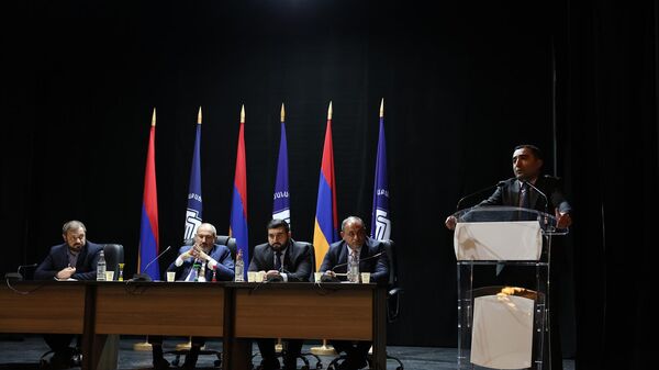 Заседание инициативной группы партии Гражданский договор под председательством премьер-министра Никола Пашиняна (2 декабря 2023). Раздан - Sputnik Армения